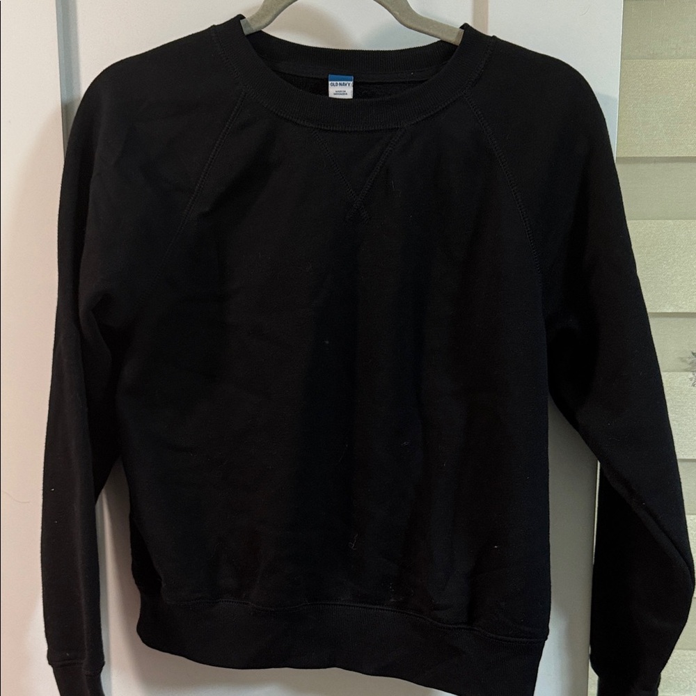 Gildan Black Pullover Sweatshirt